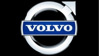 Volvo Test İçin Arabaları 30 Metreden Attı